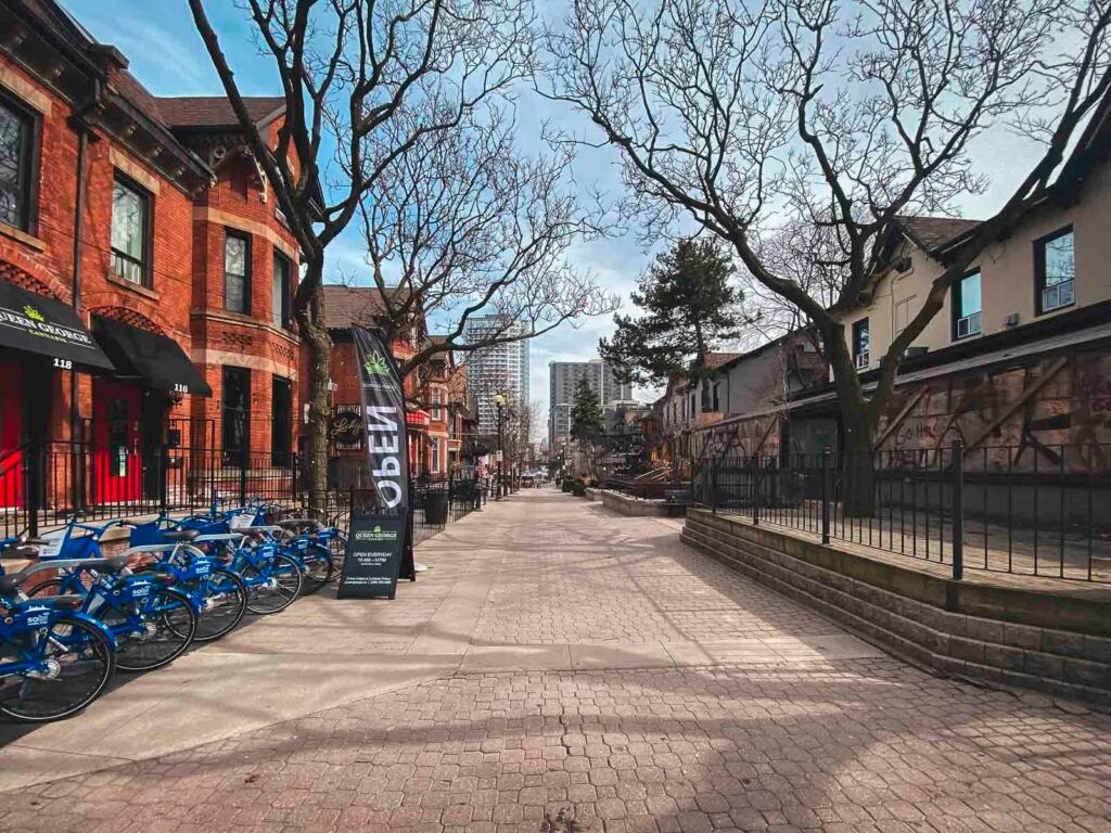 Best Things to Do in Hamilton, Ontario: Waterfalls, Art, Food & Day Trip Ideas for Hamilton Ontario day trip